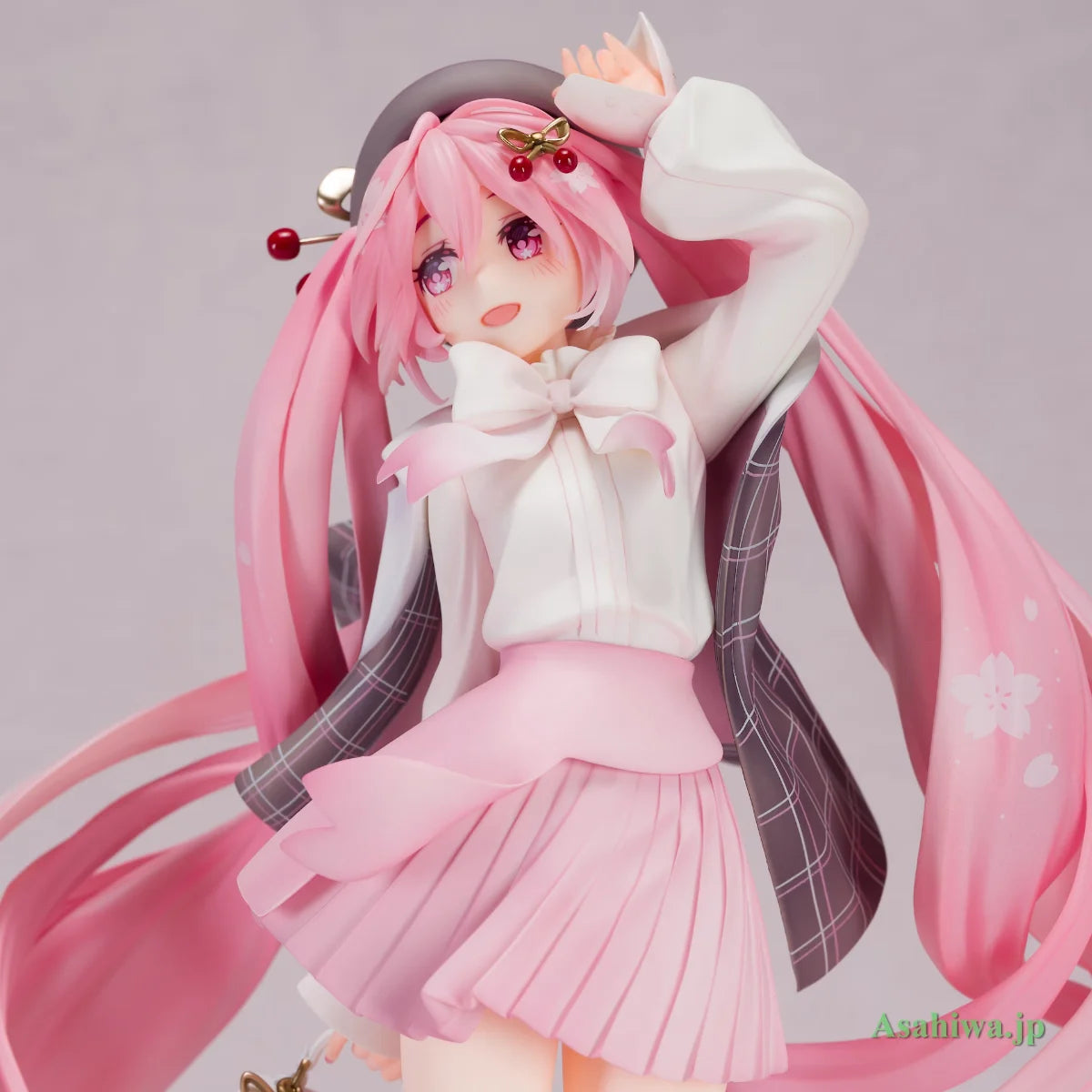 20CM Anime Hatsune Miku 1/6 Sakura Figure Hanami Outfit Ver Standing Model Toy Doll Collection Gift Aciton Figure PVC
