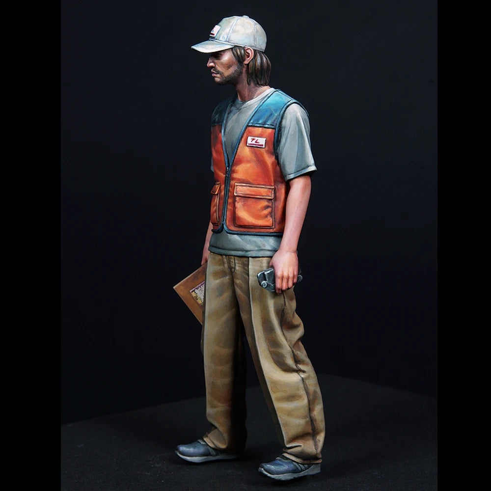 1/24 Delivery driver "Hank", Resin Model figure soldier, Military themes, Unassembled and unpainted kit