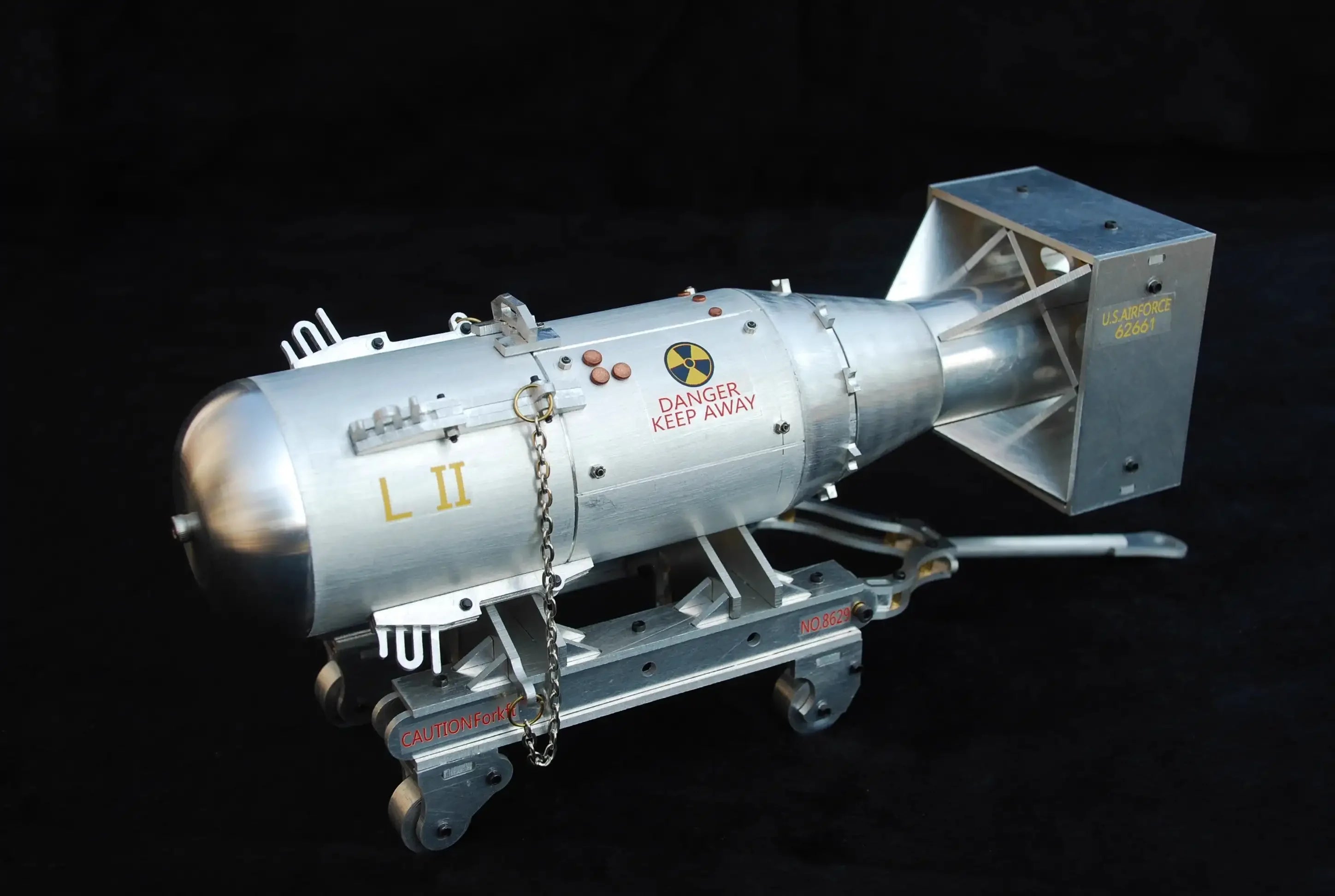 1/12 WWII American Little Boy Nuclear Bombs Metal Model Kit 3D Puzzle Metal Model Military Diy Assembly Toy for Adults Gift