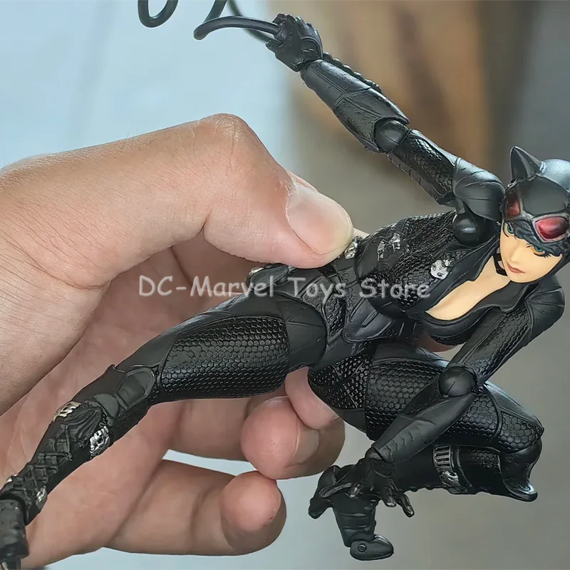 Auf Lager Arkahm Factory MAX Factory Kaiyodo Revoltech Yamaguchi Catwoman Figuras Ko Modell Actionfigur Individuelle Geschenke Spielzeug