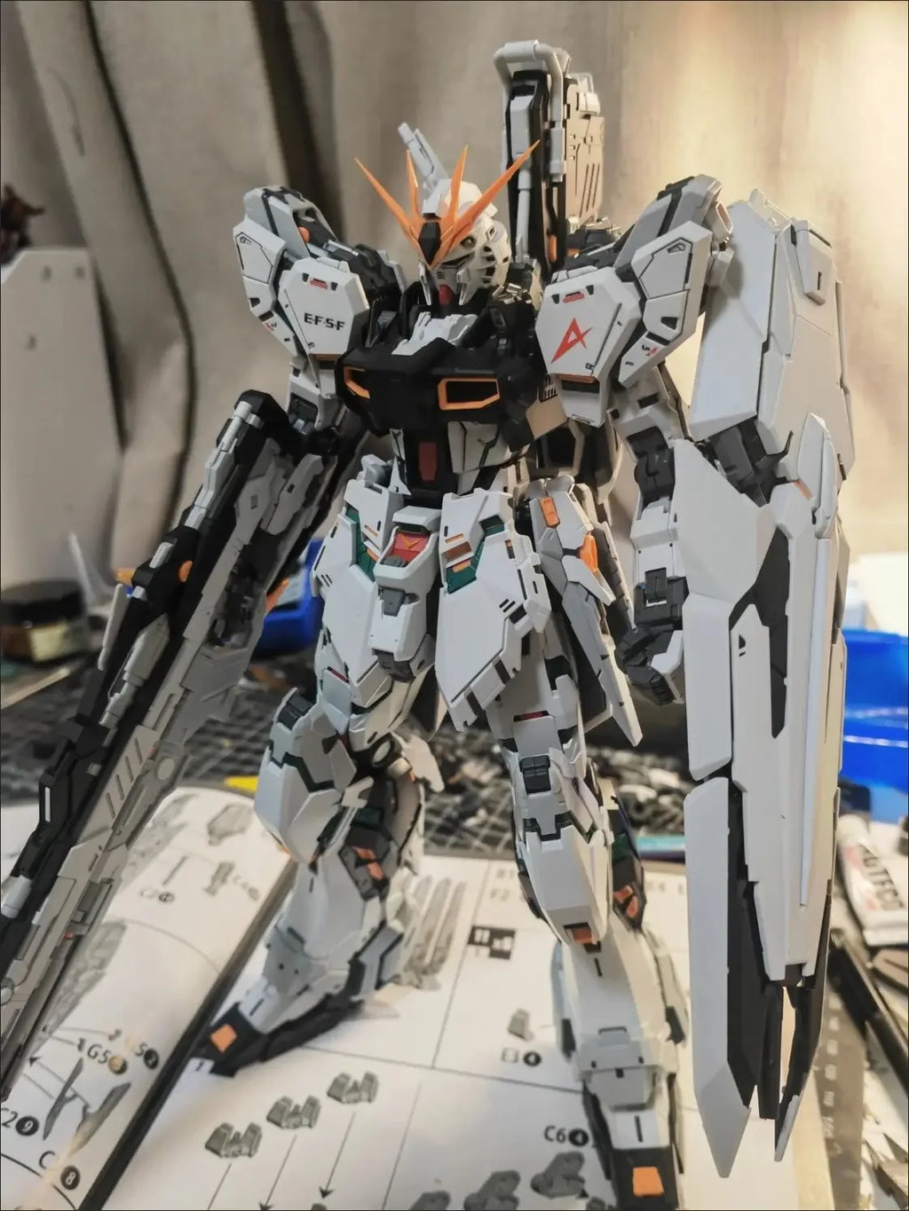 Nongchangzhu 1/100 RX-93 Nu Gundam GK-Style Articulated Assembly Mecha Model Kit, Educational Gift Toy