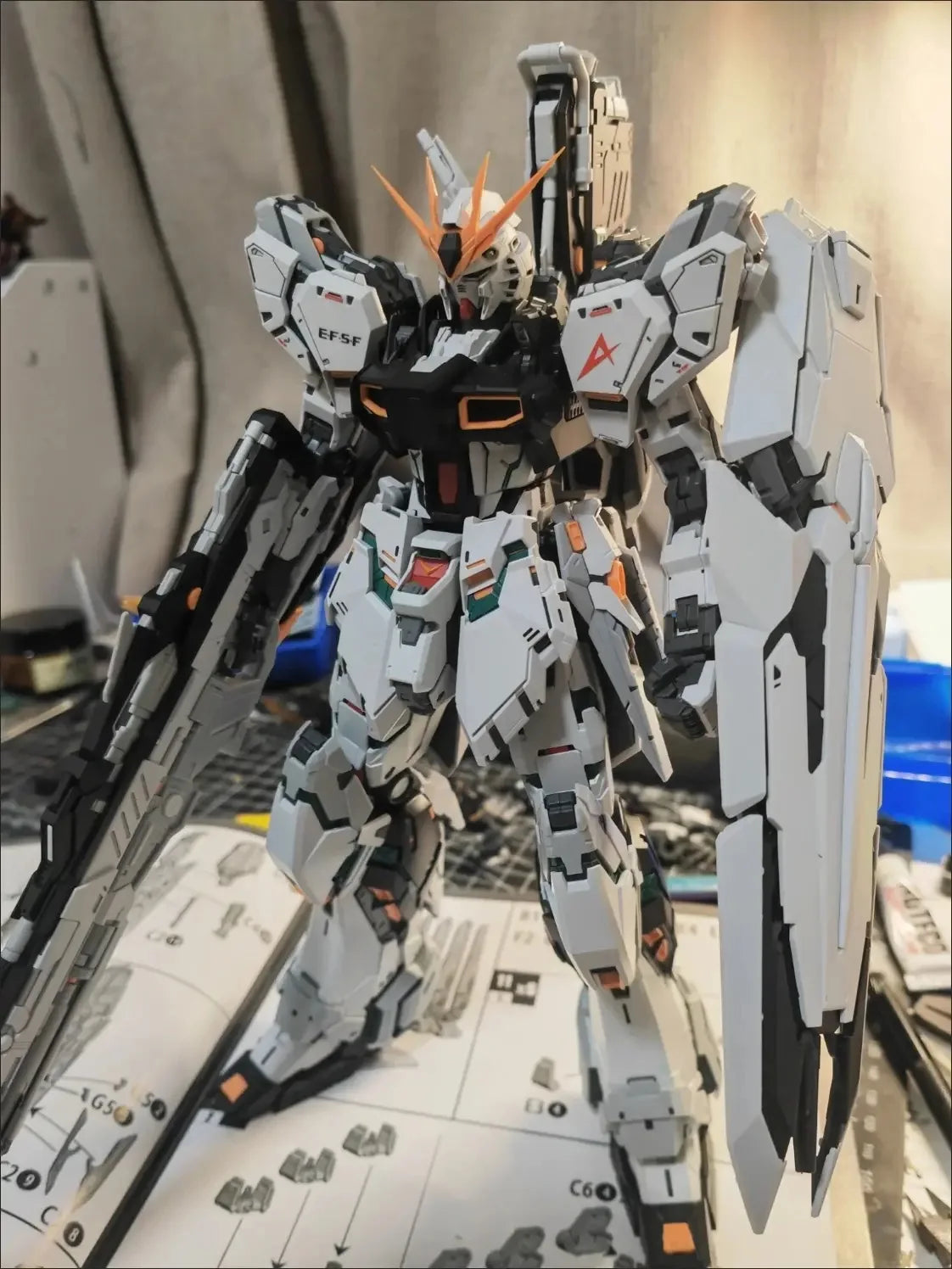 Nongchangzhu 1/100 RX-93 Nu Gundam GK-Style Articulated Assembly Mecha Model Kit, Educational Gift Toy