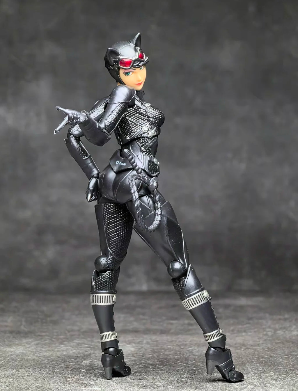 In Stock Arkahm Factory MAX Factory Catwoman Kaiyodo Revoltech YamaguchiFigurine Ko Model Action Figure Customized Gifts Toys