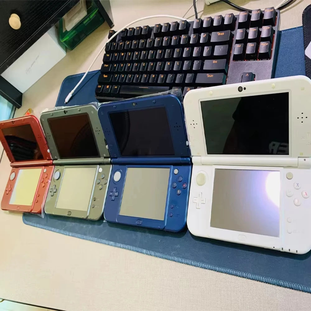 Used handheld game console, naked 3D perspective, cross keyboard system console, applicable to Nintendo's new 3DS XL