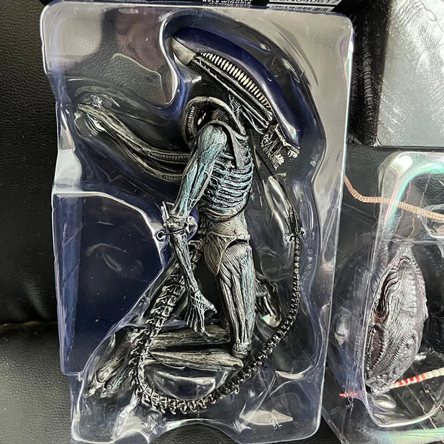 AVP Aliens Predator Alien Xenomorph PVC Action Figure Alien Neomorph Creature Pack Action Figures Toy Doll Gifts