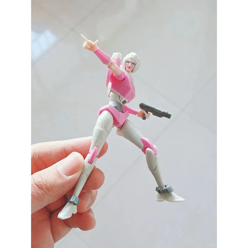 AAE First Wave Arcee Transformers Figure, ABS Material, Ultra-poseable, 15cm Tall, G1 Classic, for Fans & Kids