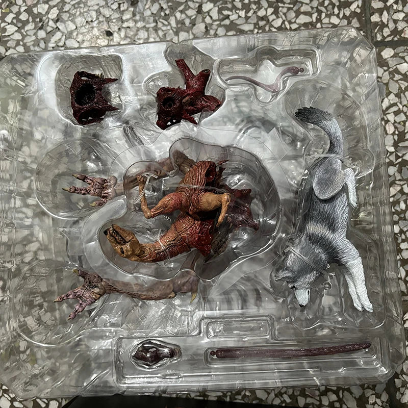 NECA Prey Ultimate Feral Predator 7inch Scale Action Figure The Thing Deluxe Ultimate Dog Creature Figure Collectible Model Toys