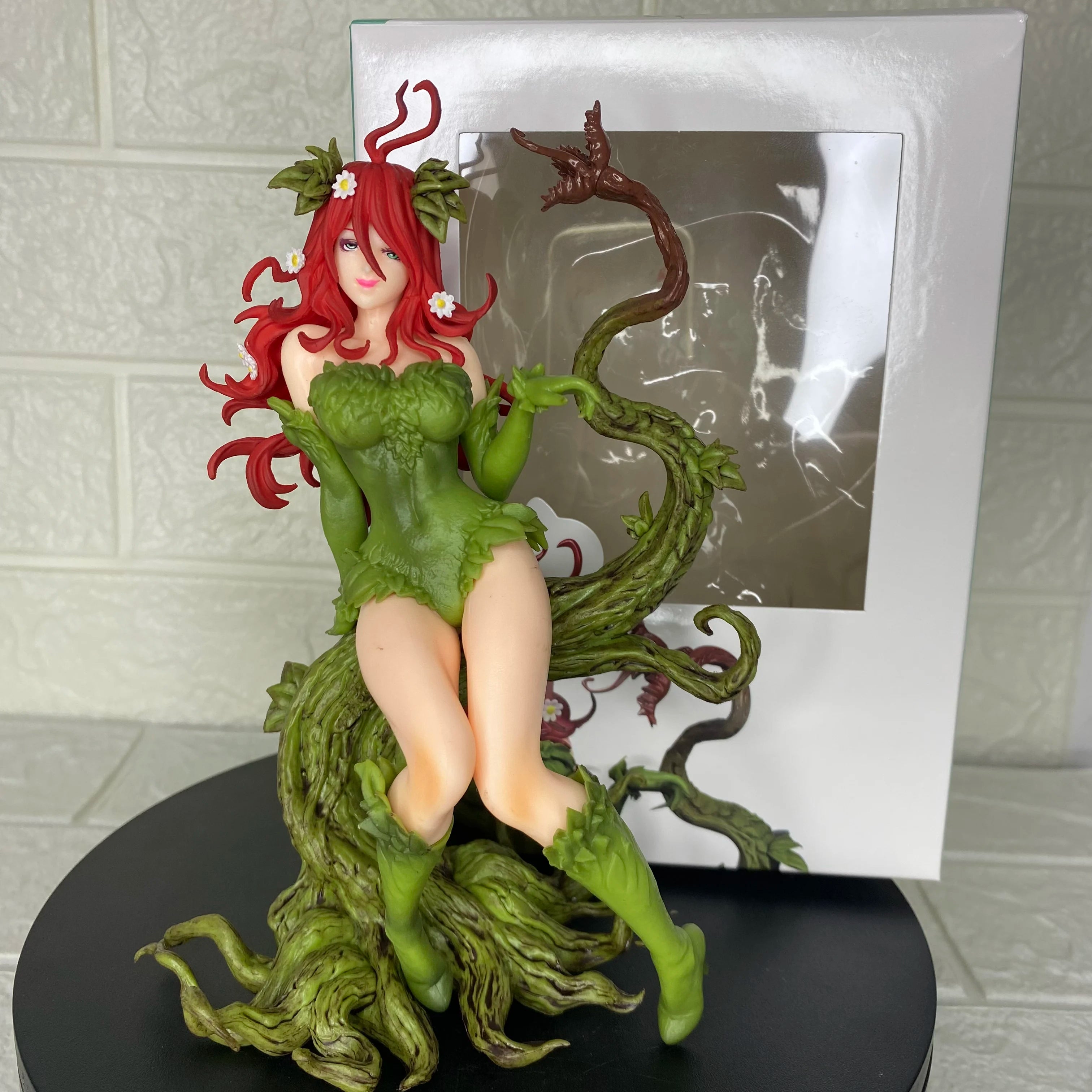 Wholesale of sexy and dangerous super villain character Poison Vine Girl figurine models and ornaments in Marvel Comics