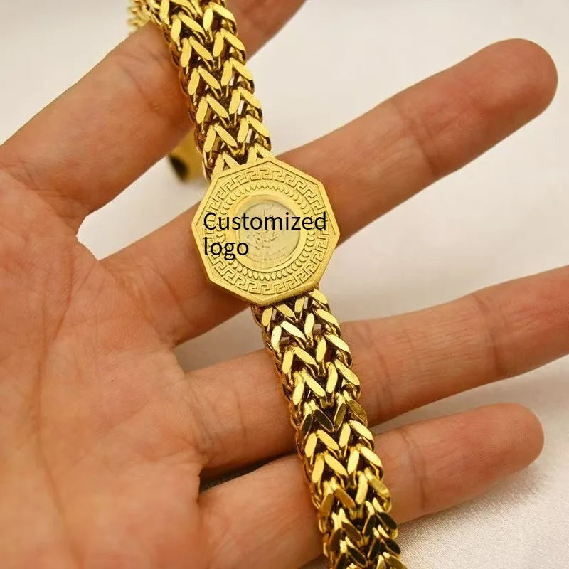 Custom-made bracelets for both men and women bring you a unique sense of high-end luxury