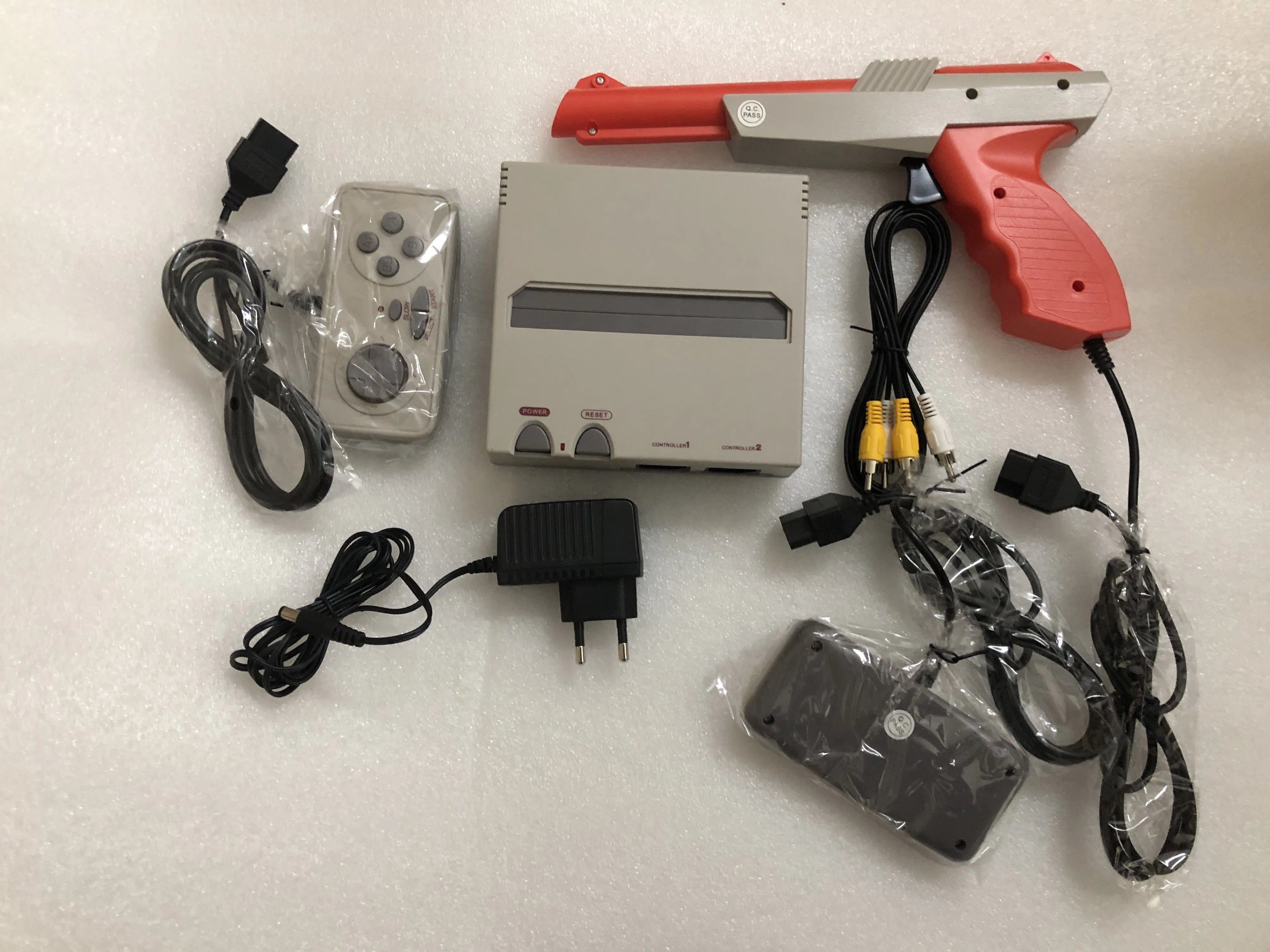 NES 8Bit Classic Edition Gaming Console for 72Pin Game Cartridge With Lightgun Gamepad