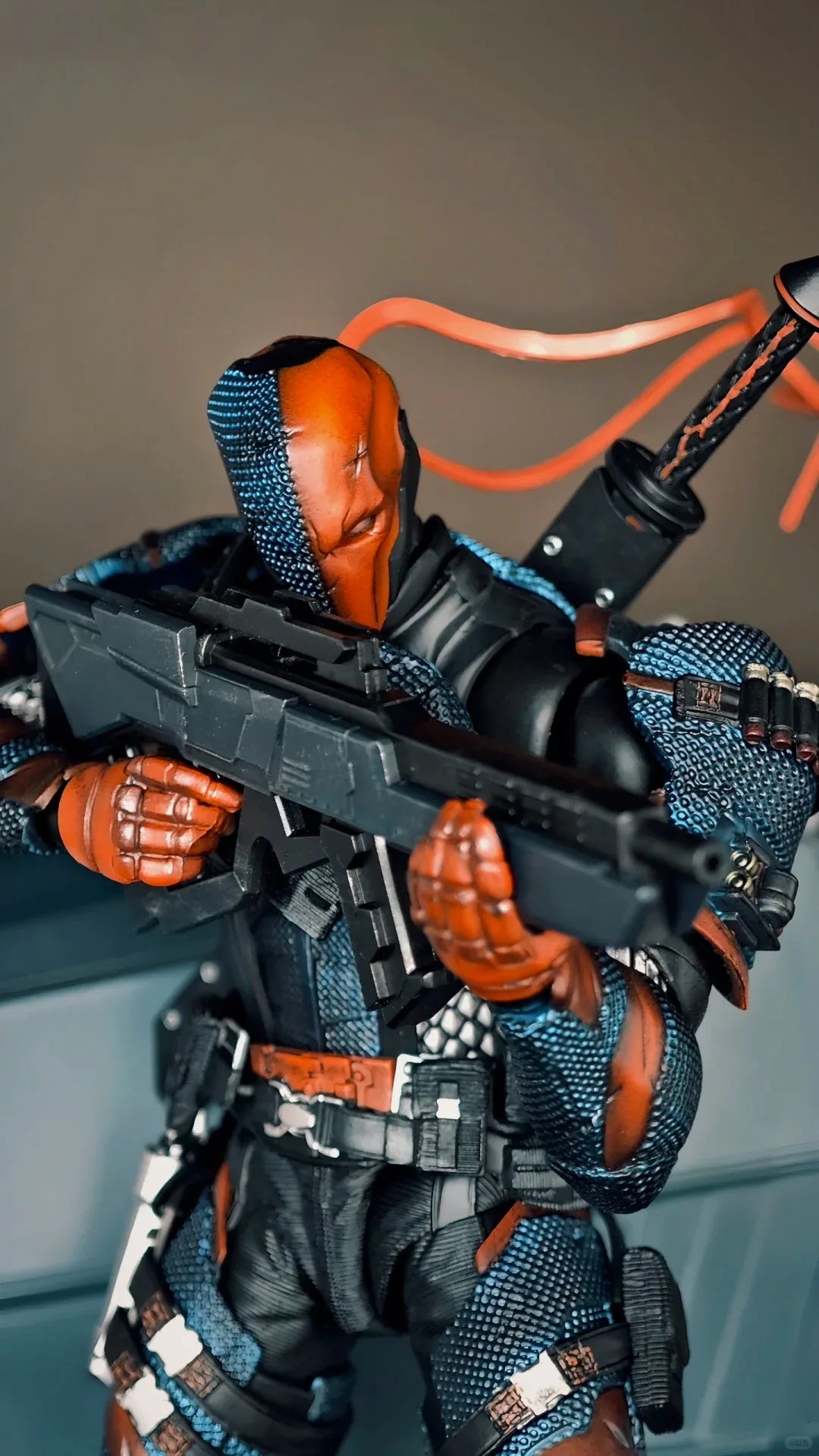 Hot Lpzz Rouno Cueure Dc002 1/12 Deathstroke Arkham Knight Finished Module Movable Batman Model Action Figure Collectible Toy Gi