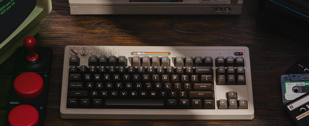 8BitDo Retro Mechanische Tastatur C64 Edition, Bluetooth, 2,4G Wireless und Kabelgebundene 3-Modus-Verbindung, für PC Windows 10 und Android 