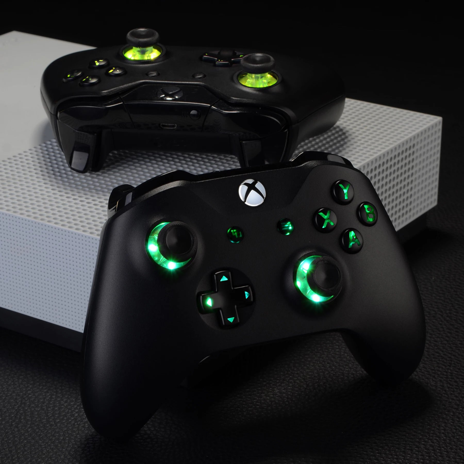 eXtremeRate Multi-Colors Luminated (DTF) LED-Kit für Xbox One Standard Xbox One S/X Controller, D-Pad Thumbstick ABXY-Tasten 