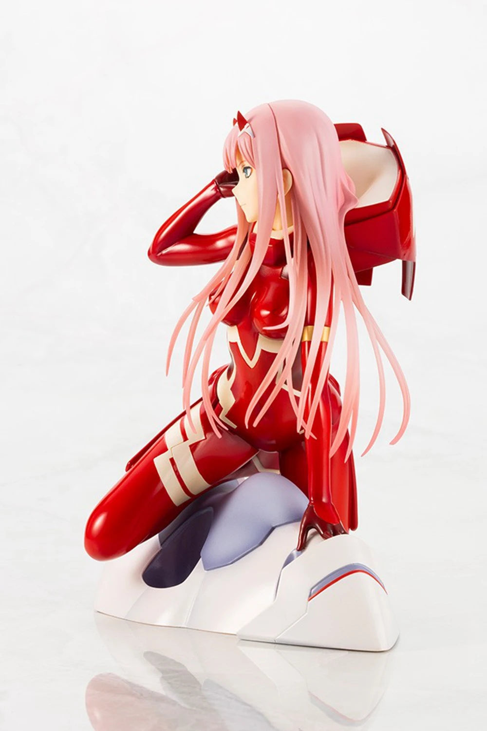 16.5CM Anime Darling in the FranXX Zero Two 1/7 02 Battle Suit Kneeling Scene Model Toy Gift Collection Action Figure PVC