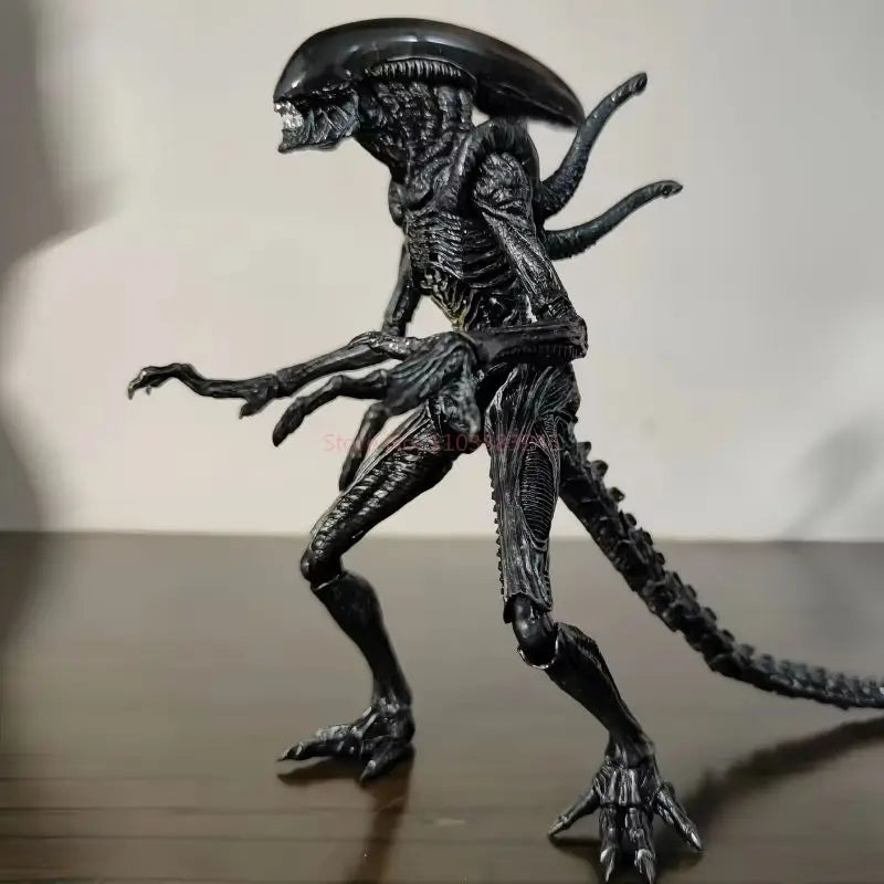 2024 Hot New Neca Alien Covenant Xenomorph Action Figures Contract Black Alien Model Statue Doll Collection Decoration Gift Toys