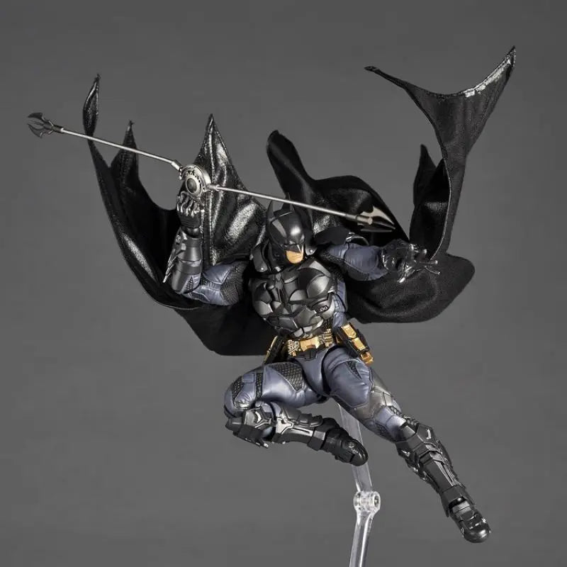 [На склад] Kaiyodo Amazing Yamaguchi Revoltech Batman: Arkham Knight екшън фигурка, колекционерски модел подарък за възрастни