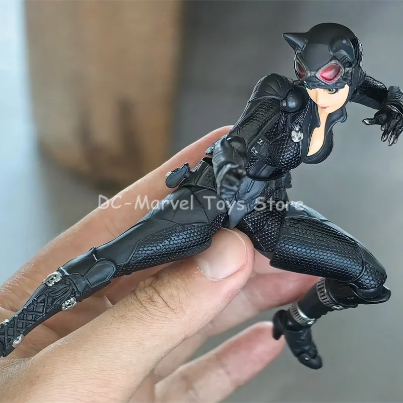In Stock Arkahm Factory MAX Factory Kaiyodo Revoltech Yamaguchi Catwoman Figuras Ko Model Action Figure Customized Gifts Toys