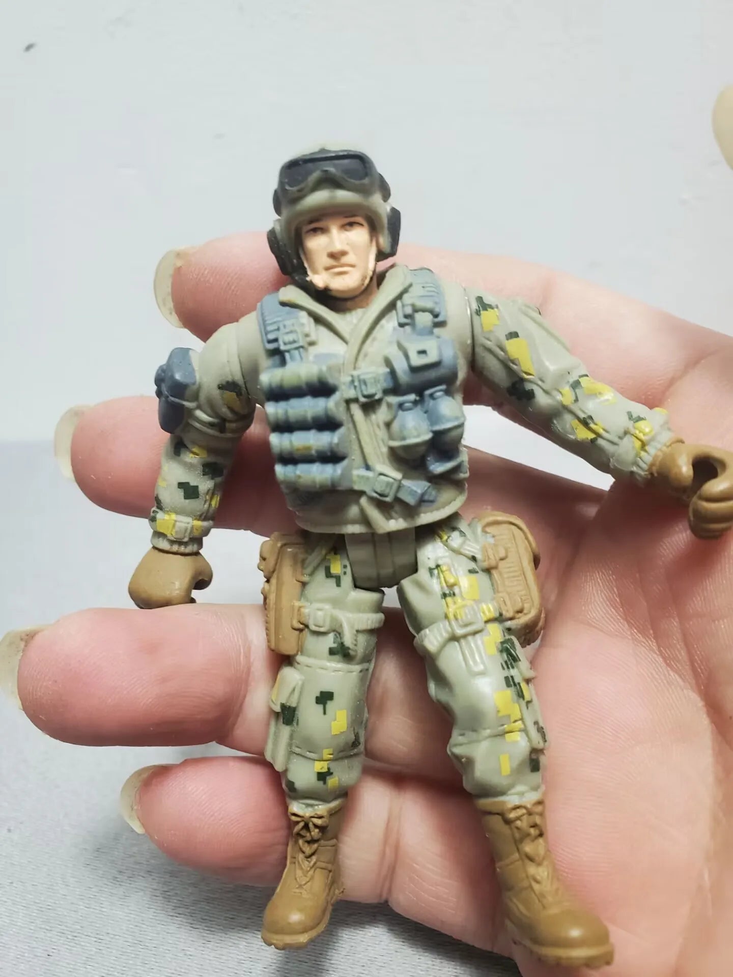 9cm 3.75" Solider Farmer Worker Military Police Action Figure Limite Collection Pirate Player Model Toy Gift for Kid Child Adult