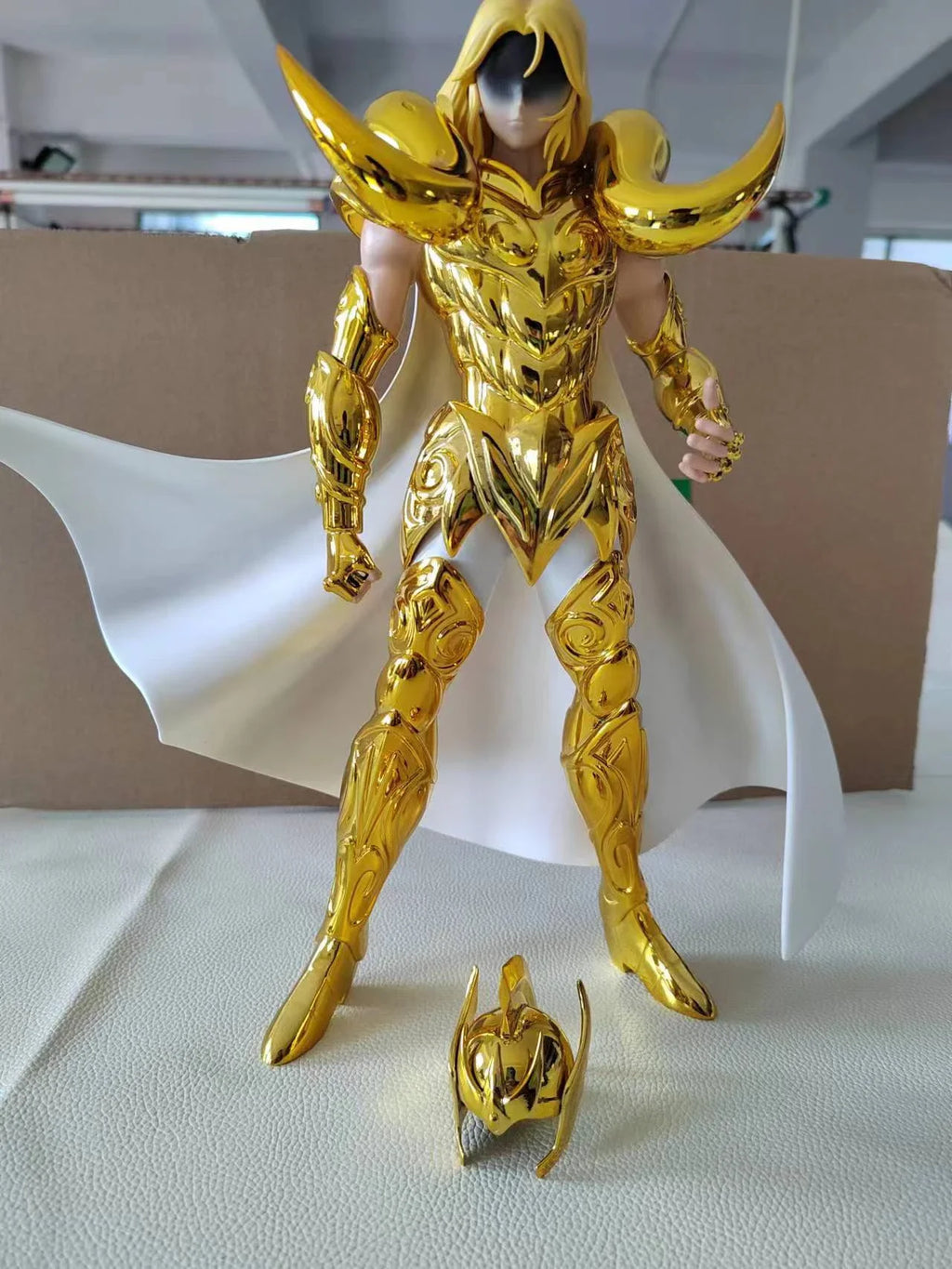 Scale Mysterious Warrior Gold Saint Pisces Aphrodite Leo Aiolia Comic Original Color Virgo Saga OCE Electroplated Statue 1/6