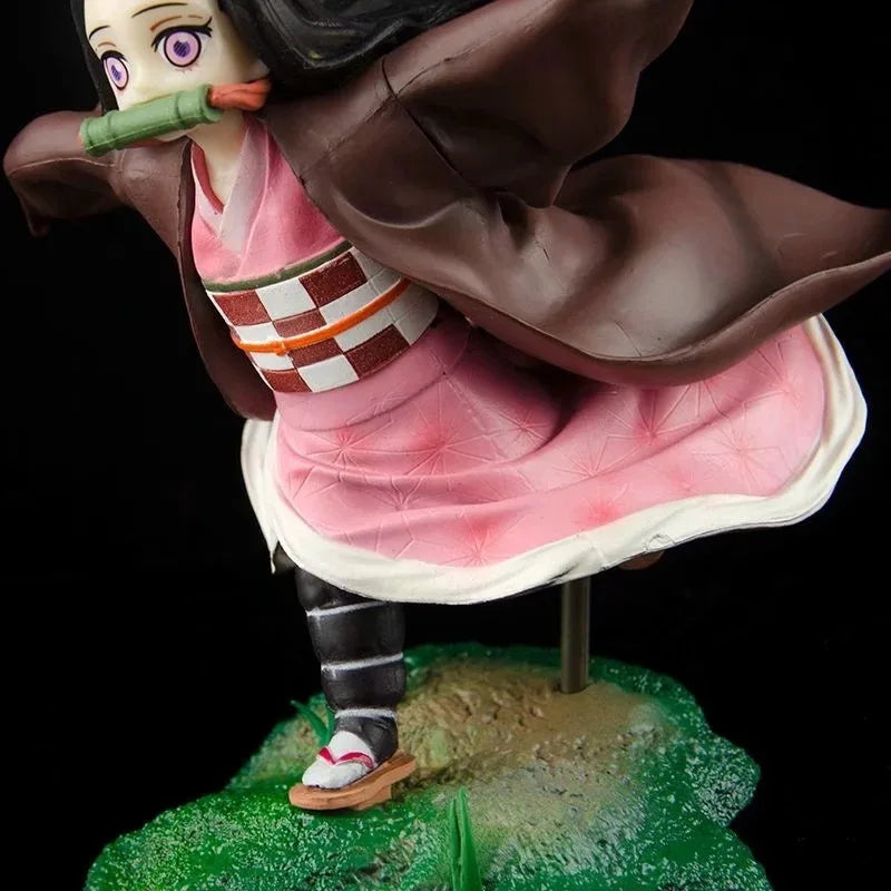 Dämonentöter Anime Figur Run Nezuko Kamado 13cm Actionfiguren Szene PVC Modell Spielzeug Cartoon Desktop Dekorieren Geburtstagsgeschenk