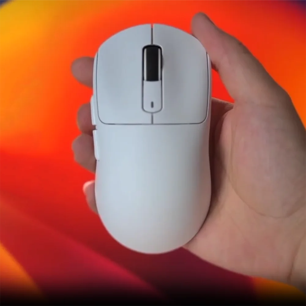 Геймърска мишка ATTACK SHARK X3 PAW3395 Bluetooth 2.4G Tri-Mode, 26000dpi, 650IPS, 49g, лека макро мишка