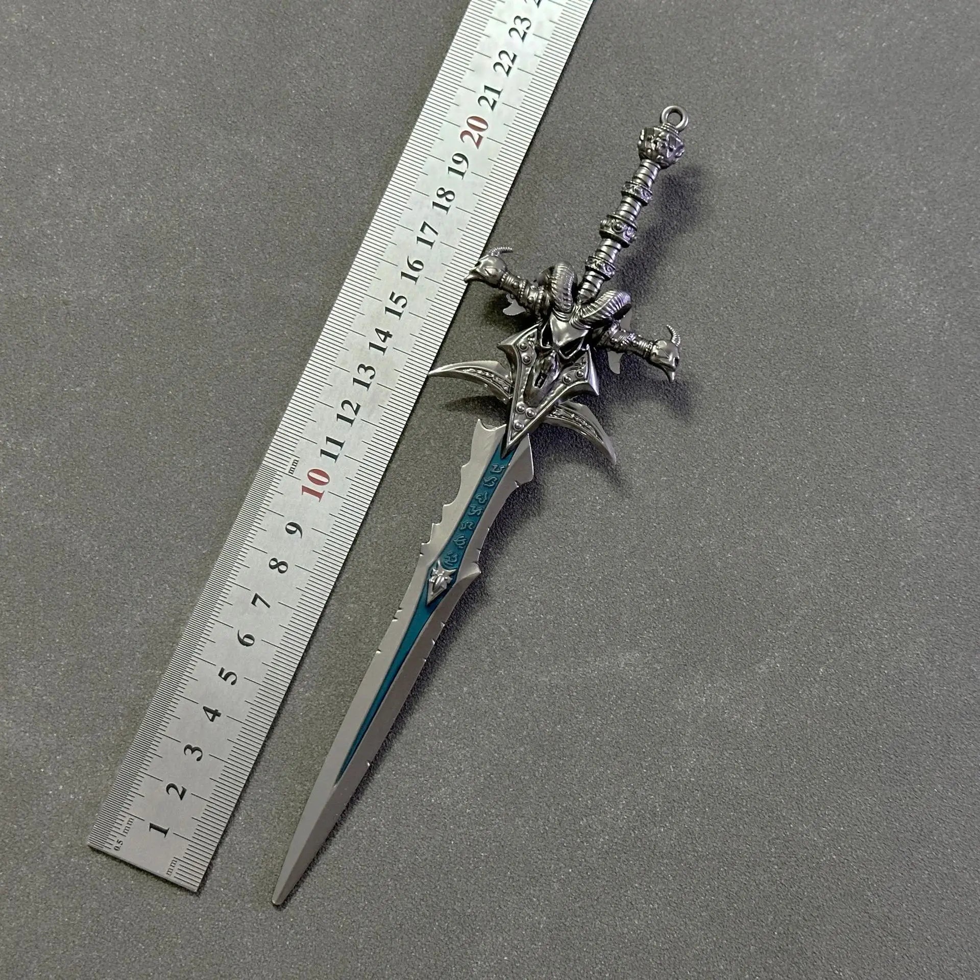 Warcraft WOW Peripheral Lich King Shadow of Sorrow Frostmourne Weapon Model Metal Toy Ornament Sending Children To Friends