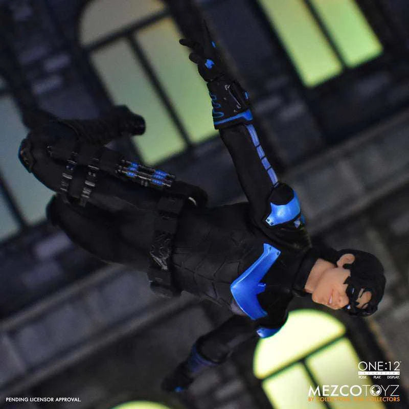 In Stock Mezco Toys One:12 Nightwing Robin Dick Grayson Movability Model Toys Collection Cartoon