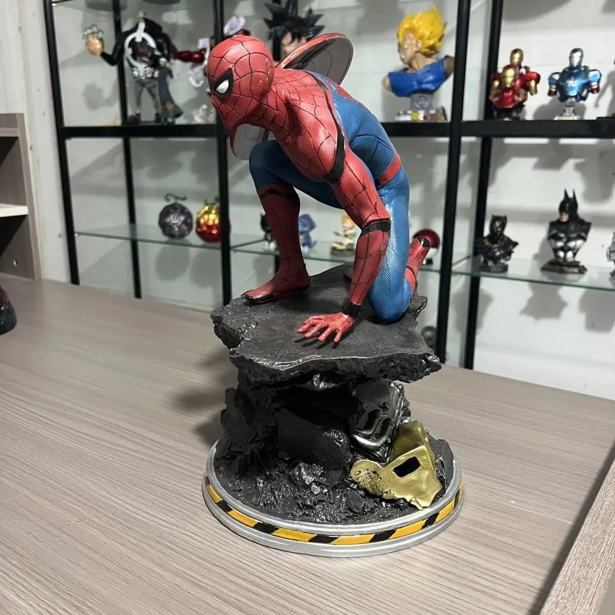 Marvel Studio Spider-Man The Avengers 15.74Inch/40cmGuardian Can Move GK Shield figure Battle Posture ornament Model Toys Gifts