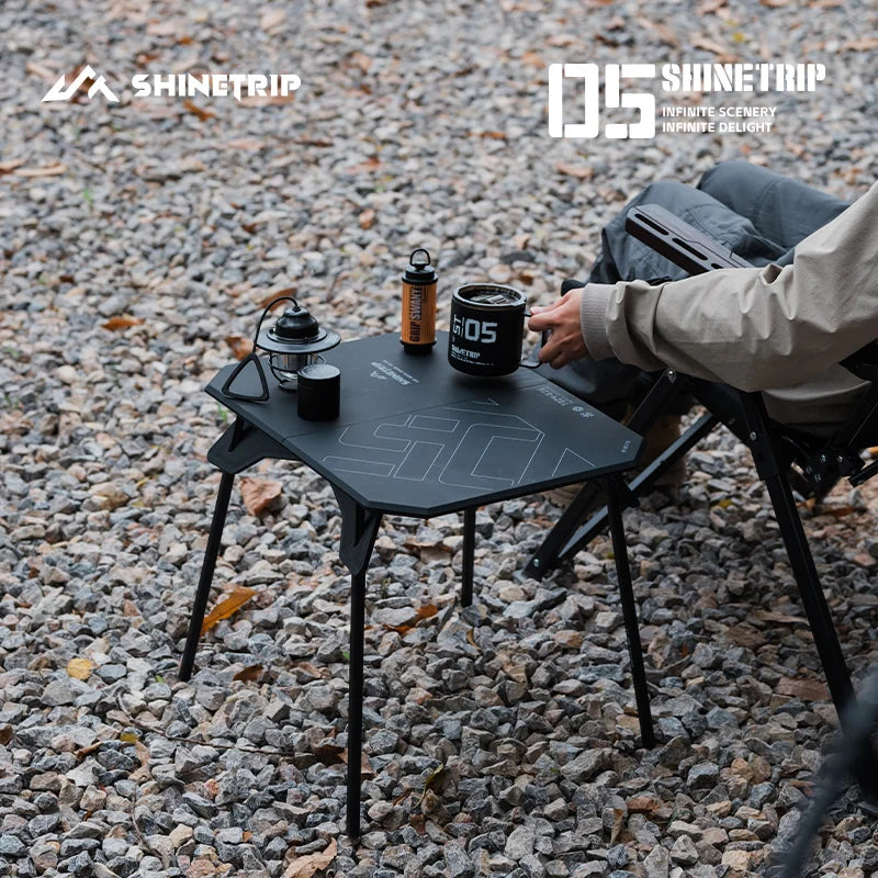 ShineTrip серия 05, ултралека маса с двойно предназначение, за къмпинг на открито, преносима маса, сгъваема, с алуминиева стойка и коремни мускули.