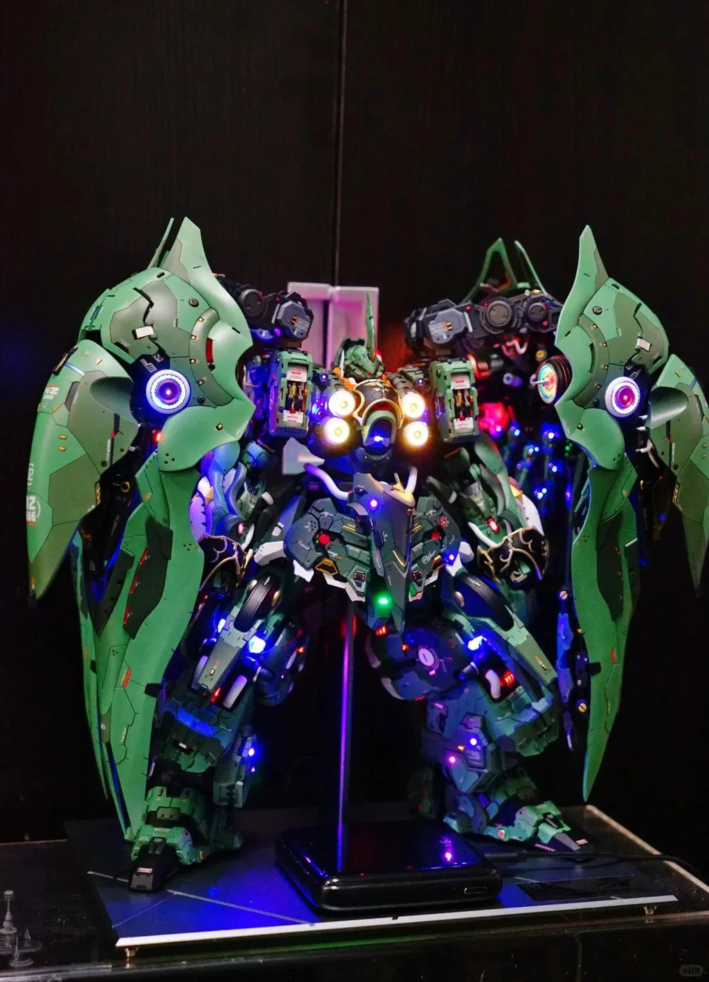 1/100 NZ-666 Kshatriya Assembly Model Kit Osiris Aerial Dominator Luminous Lamp Action Figures Plastic Model Toys Christmas Gift