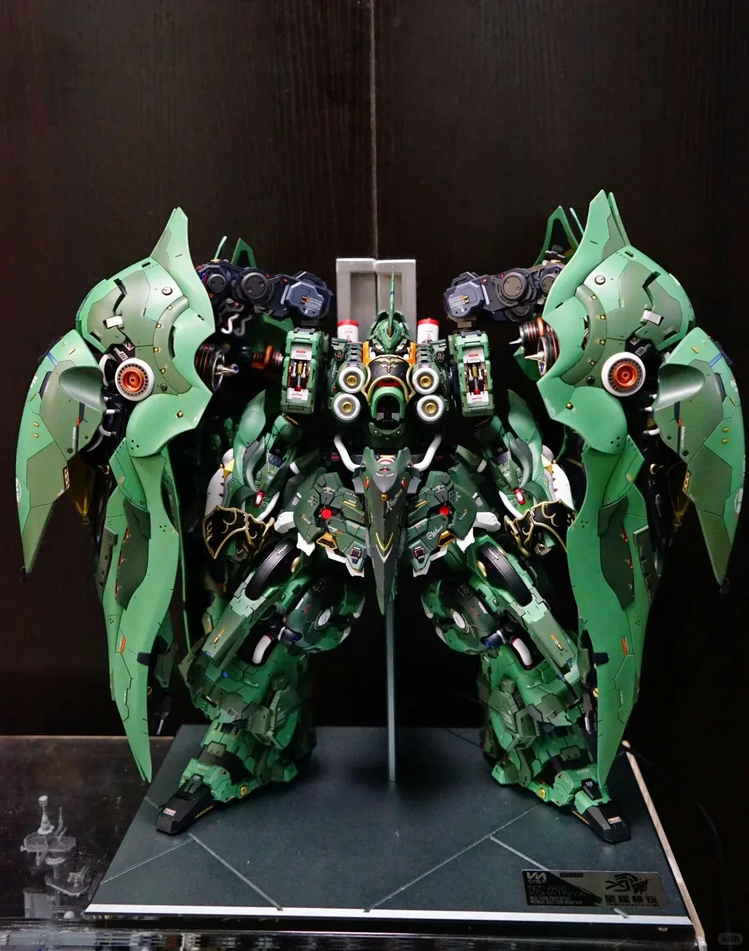 AXIS MODEL WORKS Kshatriya 1/100 Scale Assembly Model Kit with Luminous Lamp OSIRIS AERIAL DOMINATOR Action Figure Plastic Toy
