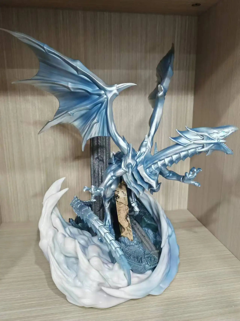 25CM Blue-Eyes White Dragon Anime Figure Luminate Yu-Gi-Oh Figure Pvc Statue Model High Quality Collections Desk Decor Toys Gift