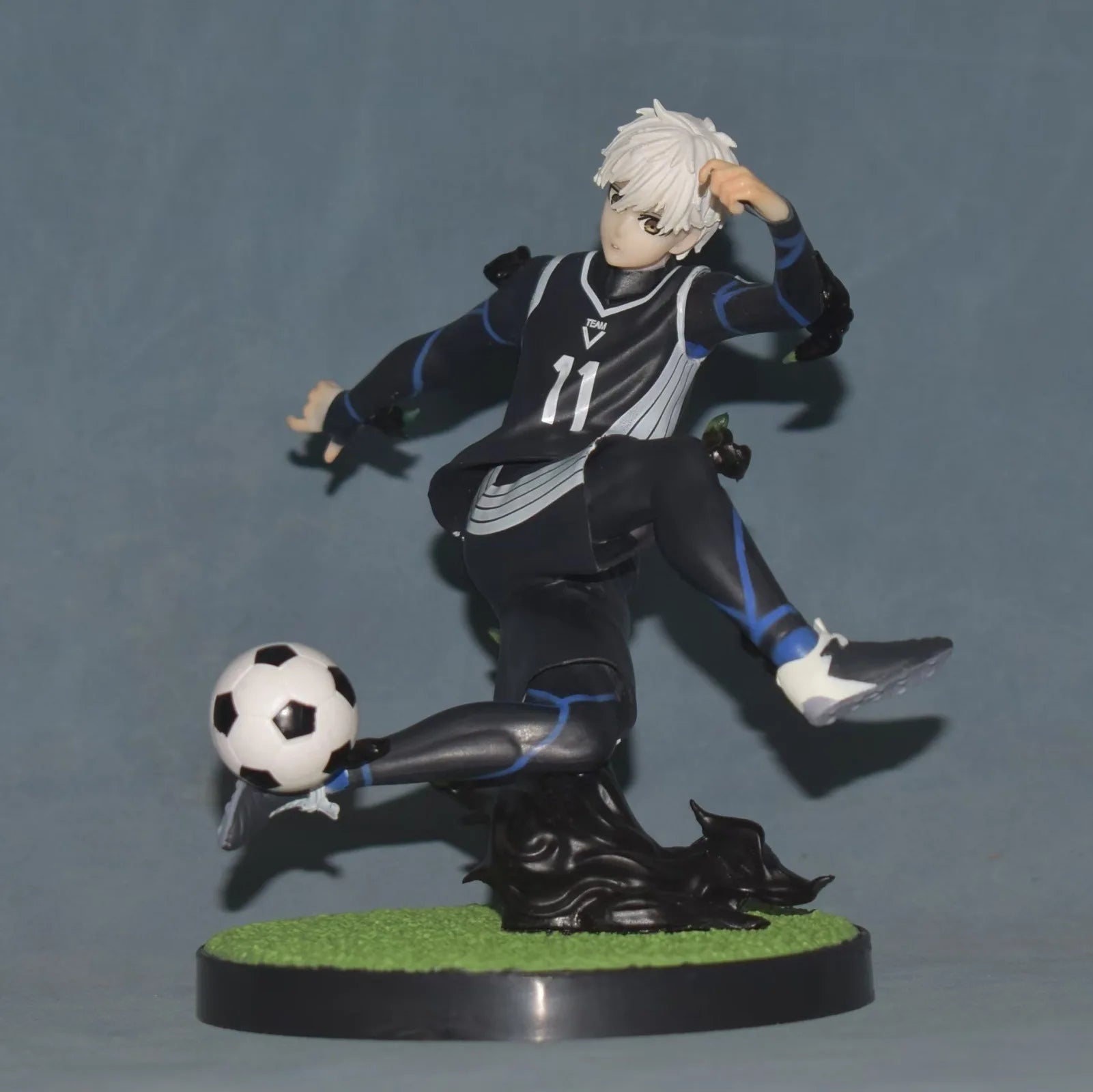 12CM Anime Gekijouban Blue Lock Episode Nagi Nagi Seishirou Figure Football Animation Toy Model Gift Collection PVC
