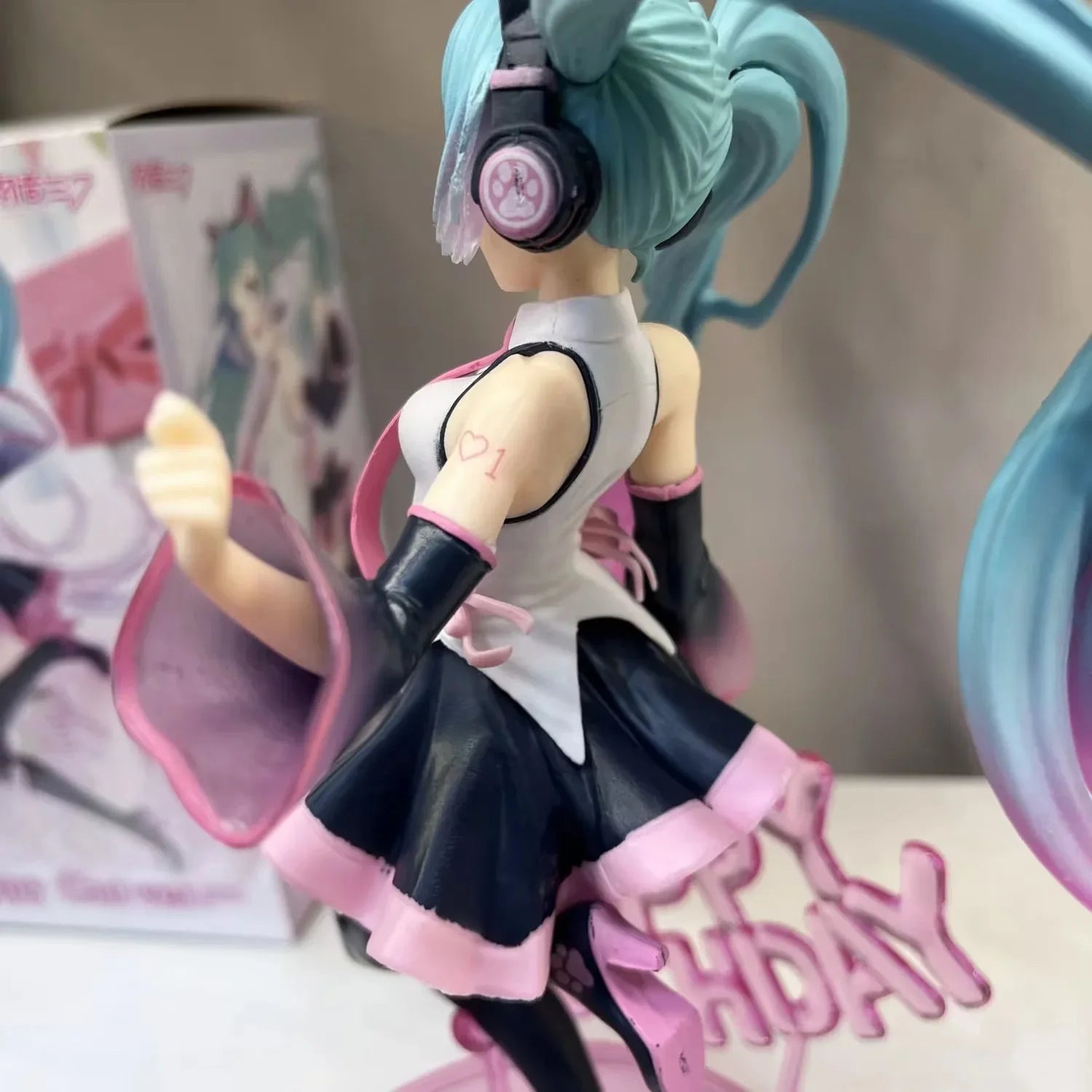 Boxed 23CM New Anime Hatsune Miku Happy birthday Cute Kawaii Manga Statue PVC Figure Collectible Model Toy birthday gifts