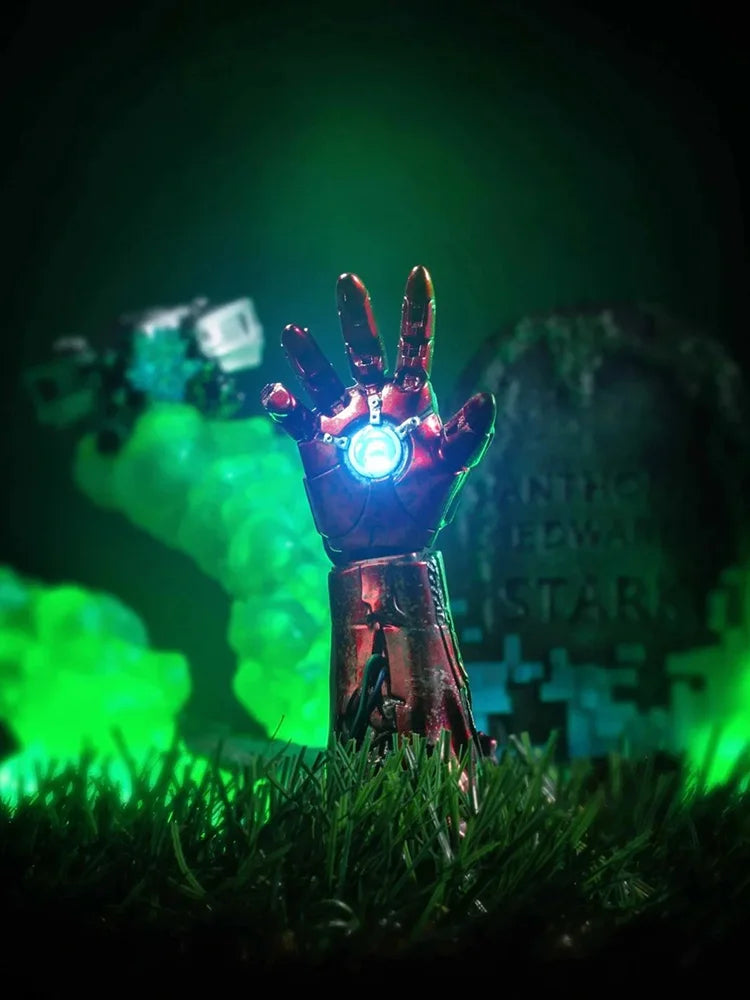 Hottoys Spider Man Mysterio'S Iron Man Illusion 1/6 Scale Articulated Figure Movie Peripheral Collectible Desktop Ornament Gift