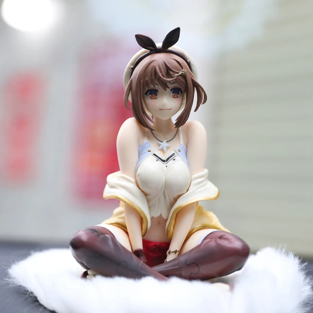 16CM Anime Atelier Ryza Figure Tokoyami no Joou to Himitsu no Kakurega Reisalin Stout 1/6 Sitting Model Toy Doll