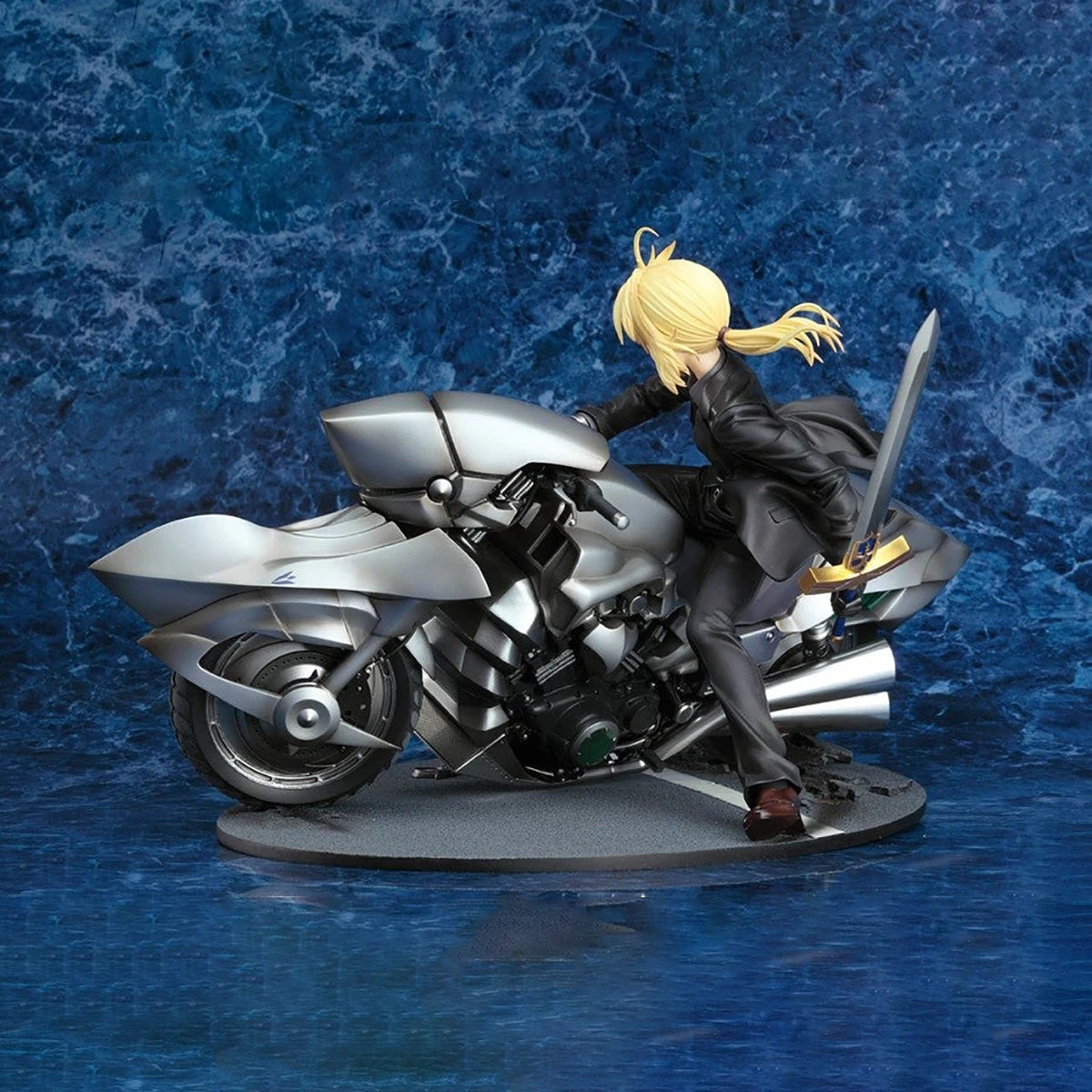In Stock Original GOOD SMILE COMPANY Prepainted Fate/Zero Saber Motored Cuirassier Altria Pendragon Anime Figure Collection