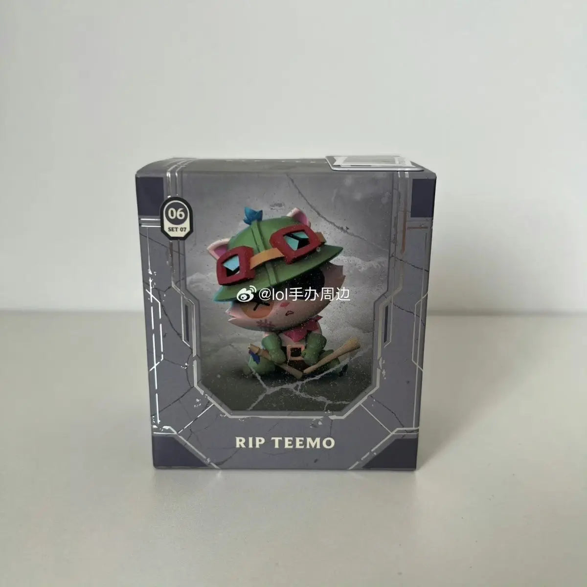 В наличност League of Legends Lol Game Peripheral Legit Hand Timokyu Moon Galen Jinx Bobi Arri Miss Doom и т.н. Украшение играчка Коледен подарък