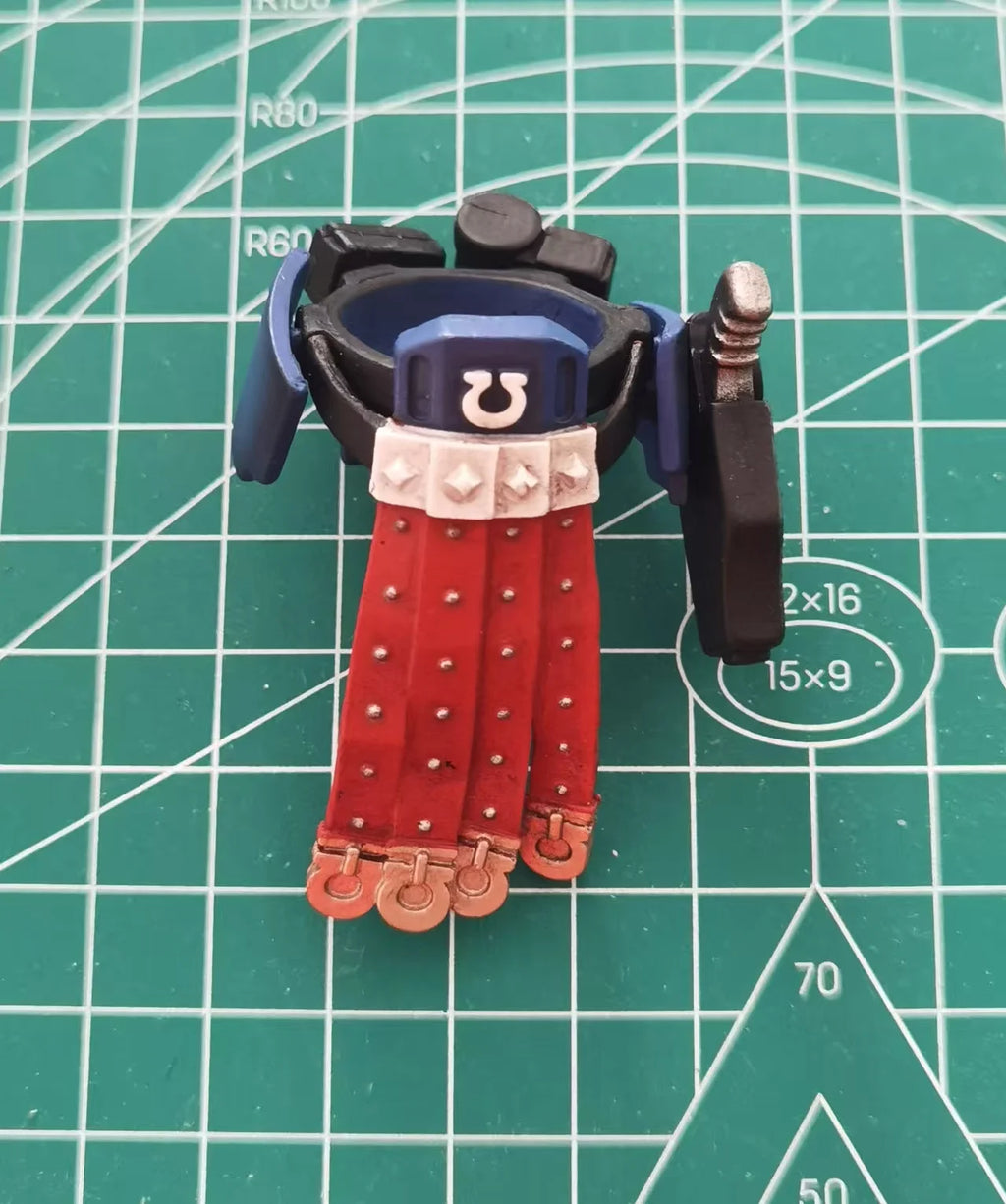 【На склад】 JOYTOY Warhammer 40K 1/18 Екшън фигурка Ultramarines Primaris Captain Model Toy Boy Подаръци 3.75 инча