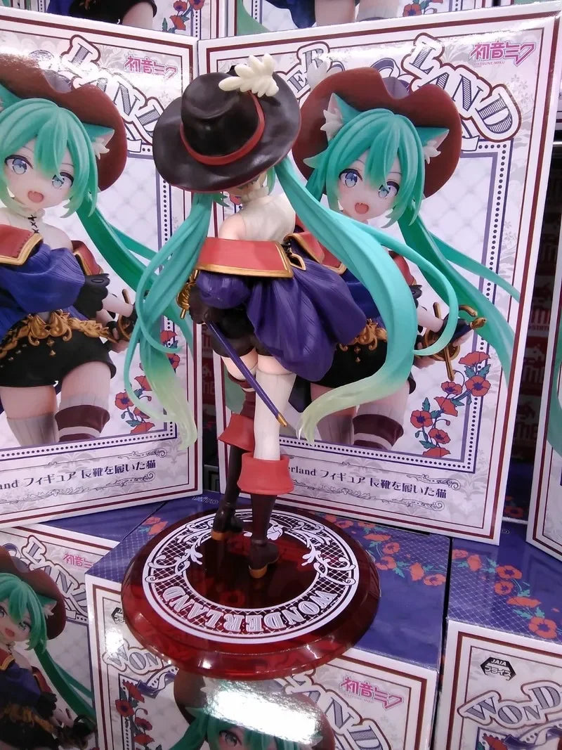 Original Taito Hatsune Miku Figur Wunderland Piapro Miku Der gestiefelte Kater Anime Action Modell Sammler Geschenk Spielzeug für Kinder