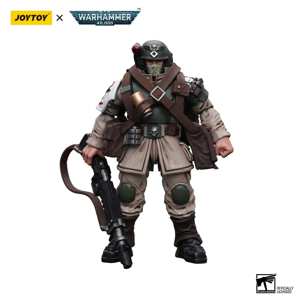 JOYTOY  40k 1/18 Action Figures Anime 10.7cm Astra Militarum Cadian Command Squad Veteran with Medi-pack  Model Toys