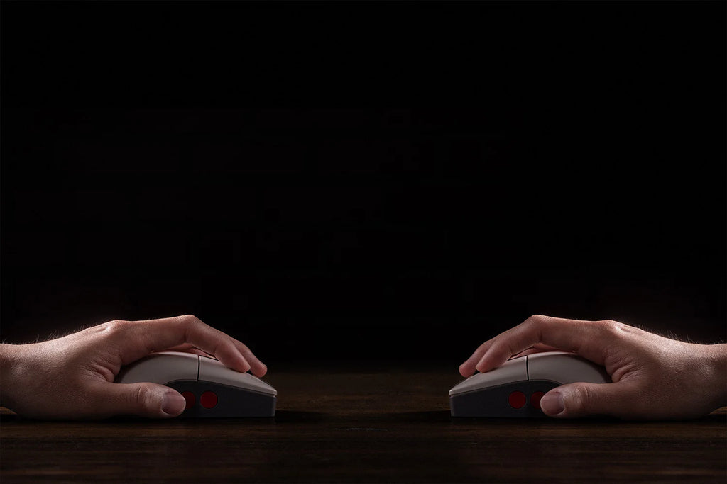 8BitDo Retro R8 Maus mit PAW 3395 Optischem Sensor DPI 26K, Kabellose 4K Polling Maus mit Ladestation, Programmierbare Tasten