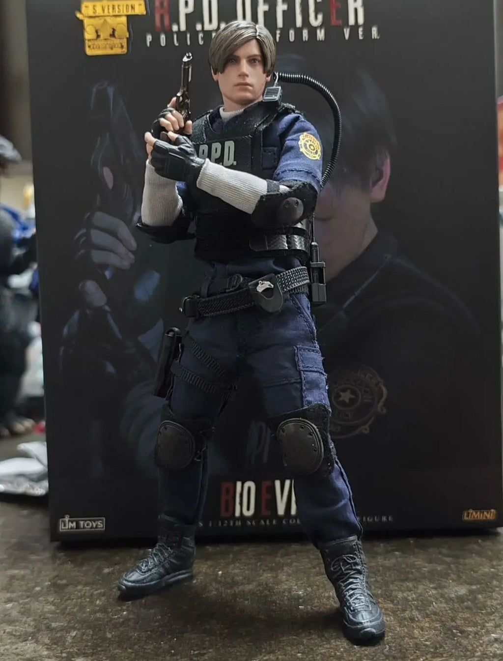 In-stock LIM TOYS Resident Evil Leon Kennedy 1/12 Action Figure Model Deluxe Reissue Collectible Gift