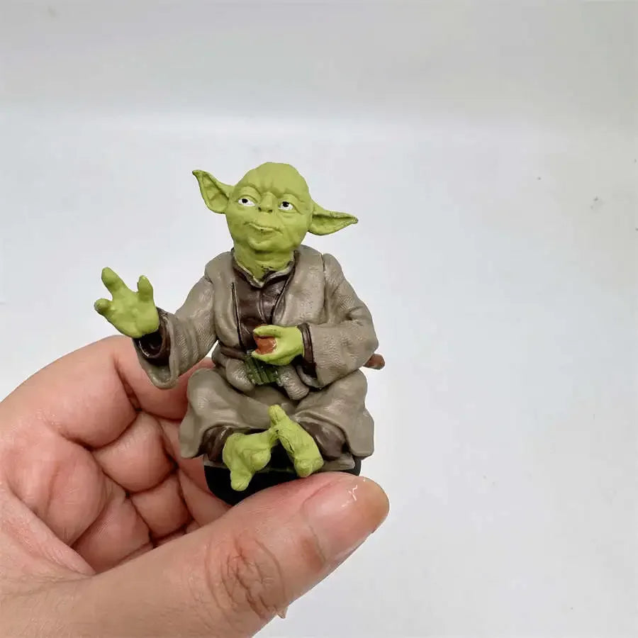Star War Master YODA Statue 7cm Figure Action Ornament for Car or Desk DecorToys