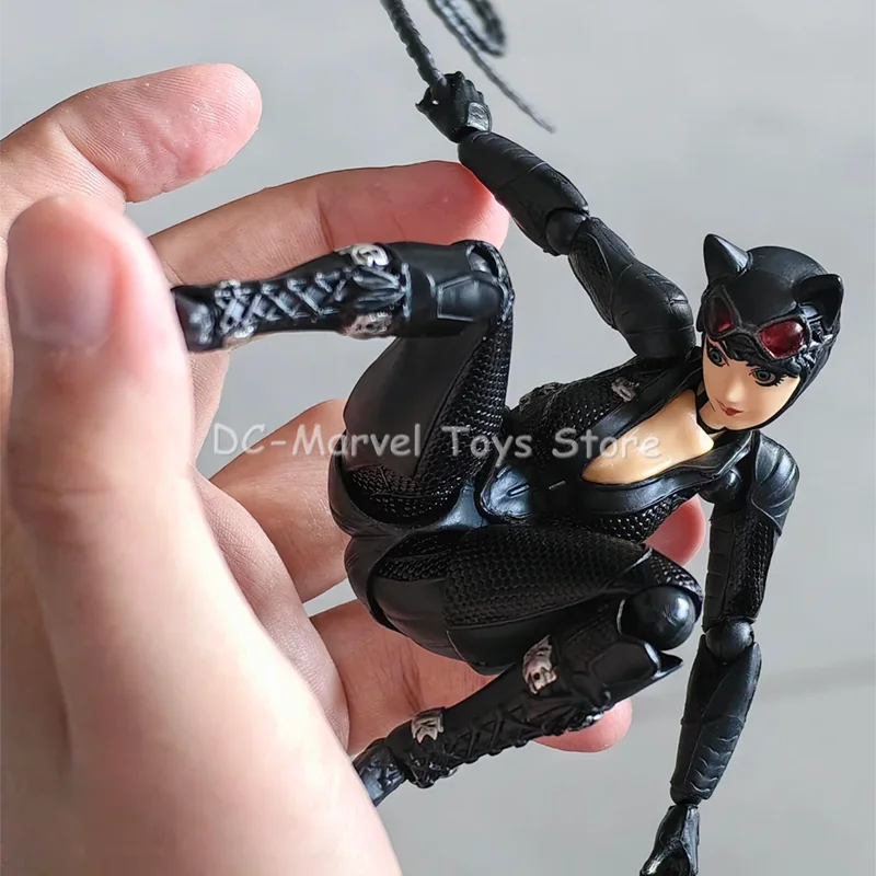 In Stock Arkahm Factory MAX Factory Kaiyodo Revoltech Yamaguchi Catwoman Figuras Ko Model Action Figure Customized Gifts Toys