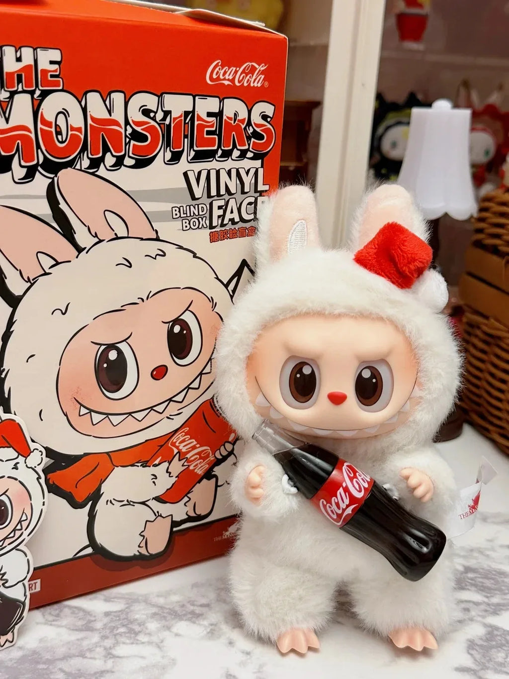 Auf Lager bei POP MART: 100 % Original Cola Labubu Vinyl-Serie Blindbox-Plüschtier – süße Überraschung zum Geburtstag oder zu Weihnachten