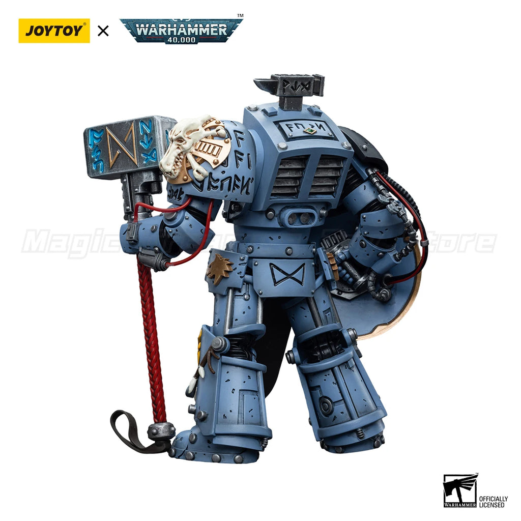 【In Stock】JOYTOY Warhammer 40K Space Wolves Arjac Rockfist Model Toy Gifts 1/18 Action Figure