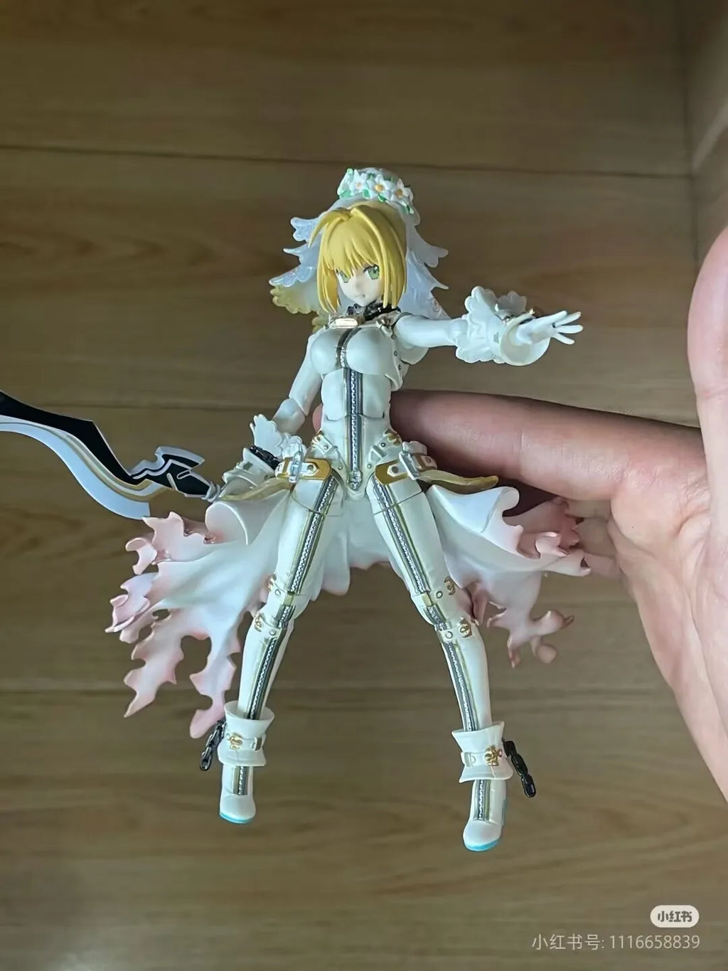 Fate/Extella CCC Nero Claudius Saber Brautkleid Maßstab 22 cm PVC Actionfigur Statue Sammlermodell Spielzeug Geschenk