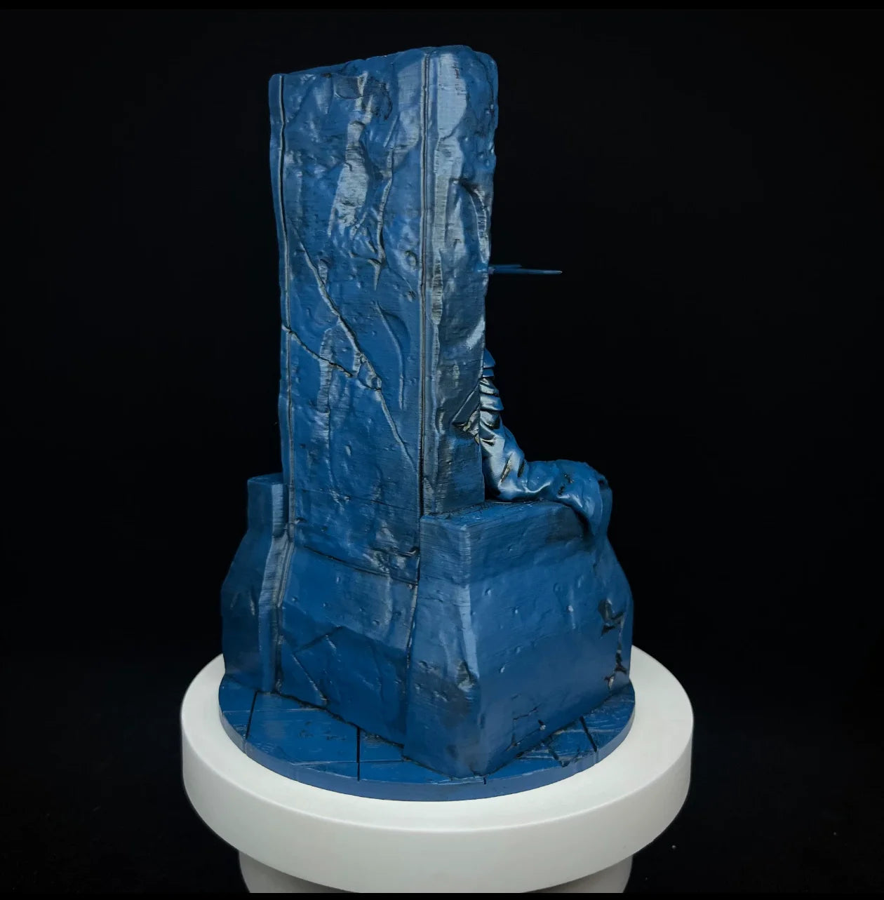 Solo Leveling: Giant God Statue Throne Sculpture Customizable Height Collectible Resin Model