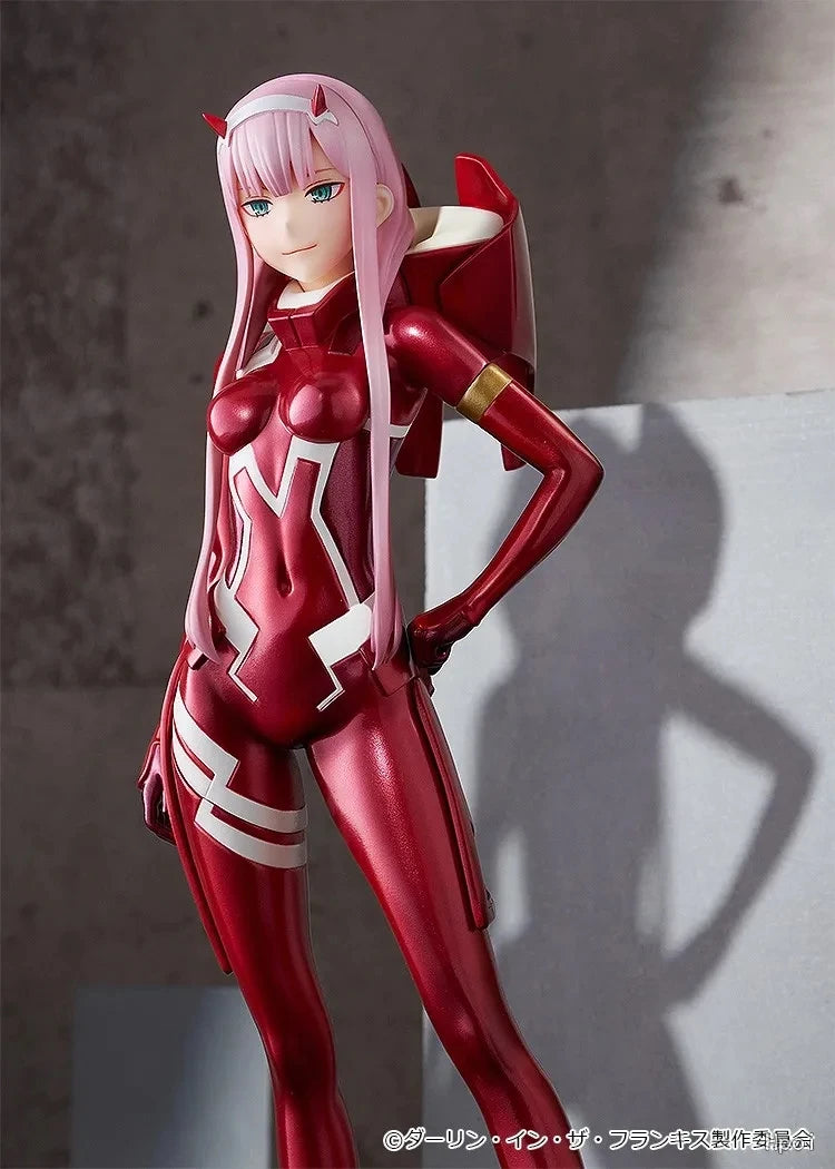 Darling in the FranXX Zero Two 1/7 02 Battle Suit Standing Action Figure 23CM PVC Anime Posture Scene Model Toy Collection Gift